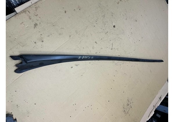 Ущільнювач правої стійки лобового скла Peugeot 5008, 09-16, 8120Z1, 96858533