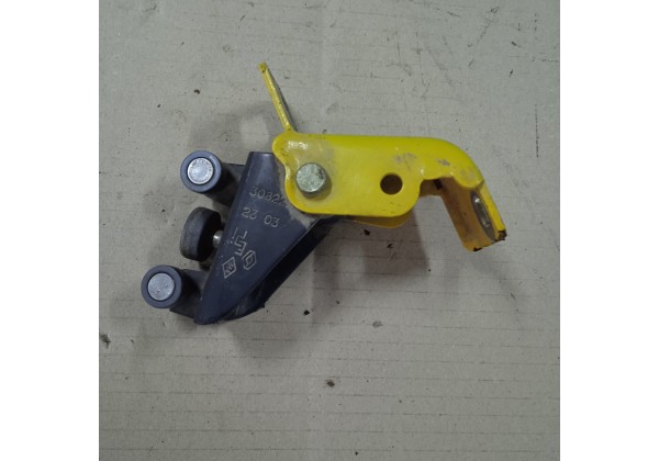 Ролік бокової правої здвижної двері середній Renault Kangoo, 7700308222, 7700303512 *
