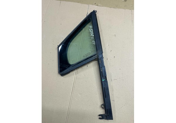 Скло кутове передньої лівої дверки Peugeot 5008, 09-16, 9201N9