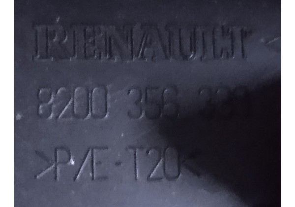 Кришка корпуса запобіжників Renault Clio 3, Kangoo 2, Megane 2, Scenic 2, 8200356339