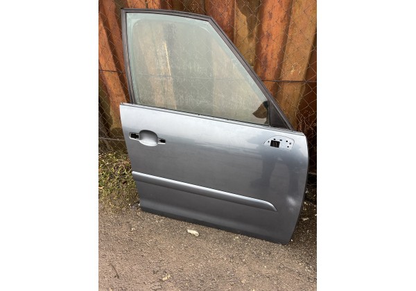 Двері передні праві Citroen C4 Picasso 