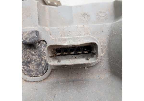 Фара передня права Renault Master 2, 8200163521