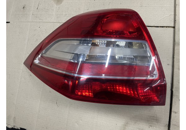 Ліхтар лівий Renault Megane II 06- Седан, 8200417345