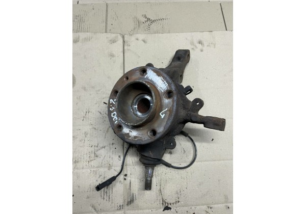 Цапфа передня ліва Renault Master 3, передній привід, 400150081R