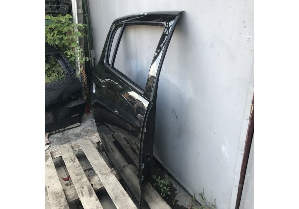 Дверка задня права Renault Sandero 2, 821002434R, колір NV676