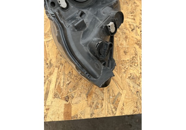 Фара передня права Renault Scenic III, 260107192R обломане одне кріплення 
