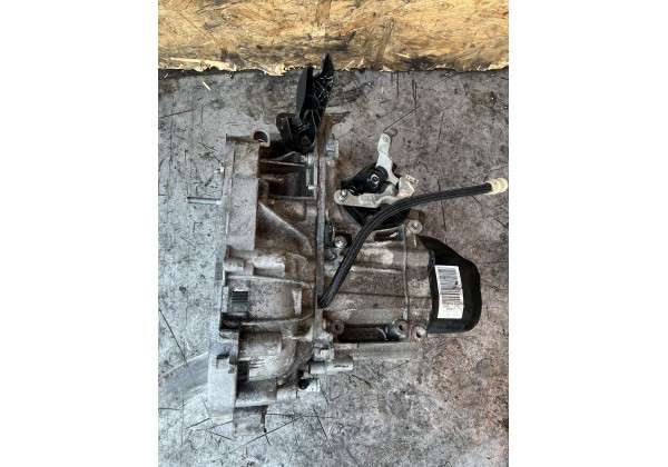 Коробка передач Renault Megane III, 1.6 16V бензин 5 ступка JH3183 . 400$ 