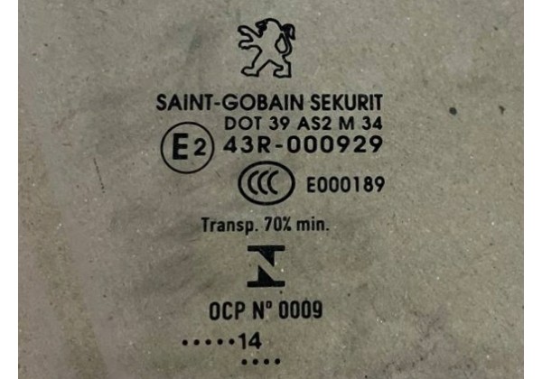 Скло передньої правої дверки Peugeot 3008, 5008, 09-16, 9202N7, 9202N8