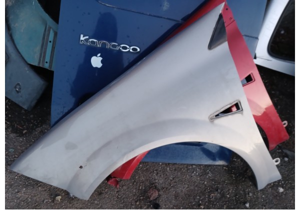 Крило ліве передне Renault Megane II, 7701477186, 7701483702, 8200125500, 8200011078