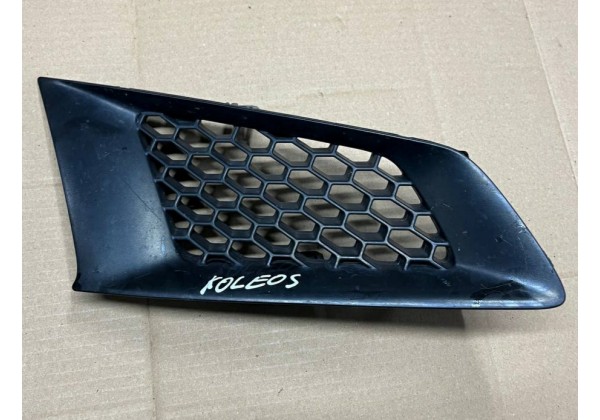 Решітка в передній бампер права Renault Koleos, 08-11, 62074JY00A