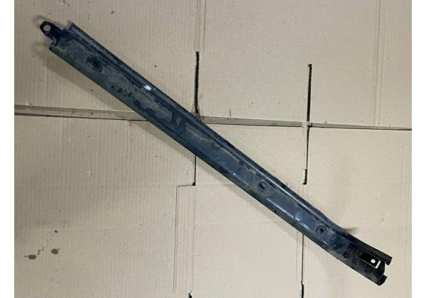 Направляюча правої зсувної дверки середня Renault Kangoo, 97-08, 8200184111