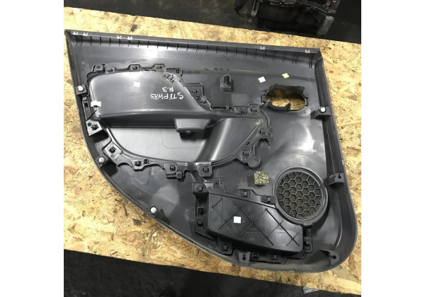Обшивка, карта правої задньої дверки Renault Sandero Stepway 2, 809086151R, 809085101R