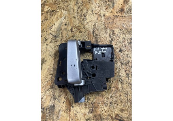 Ручка внутрішня правої зсувної дверки Peugeot Partner II, Citroen Berlingo II, 9682100677