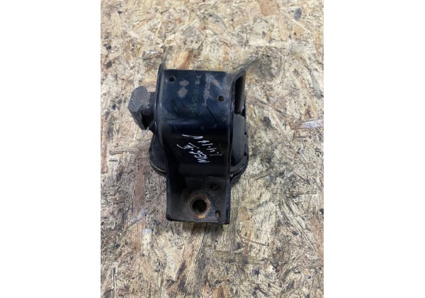 Подушка, опора двигуна права Renault Megane 2, Scenic 2, Kangoo 2, 1.4, 1.6, 1.6 16V, 1.5 DCi, 8200014931