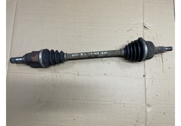 Полуось передня ліва Renault Megane III 1.6 16V, 8200725499, 391013387R