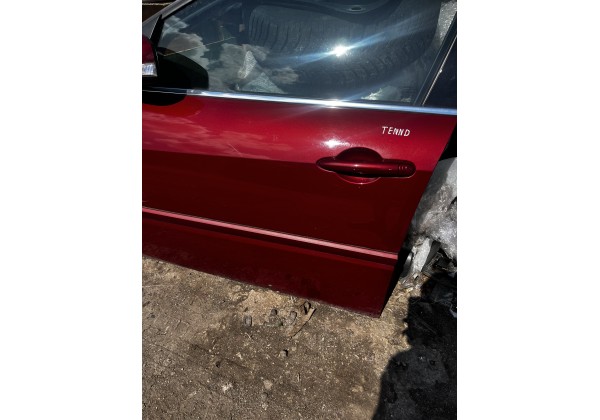 Дверка передня ліва Renault Laguna III, код фарби TENND, ціна за голу дверку 