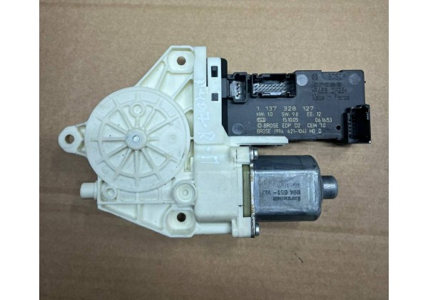 Моторчик переднього правого склопідйомника Peugeot 407, 11373228127, 0130822201