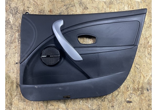 Карта (обшивка) дверей передня права Renault Megane III, Bose