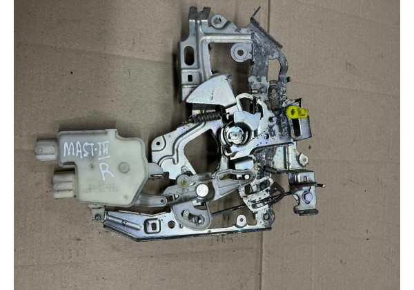 Механізм замка задньої правої розпашної дверки Renault Master 3, 8200766888, 906123257R