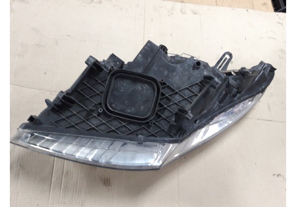 Фара передня права Renault Megane 3, 260100017R