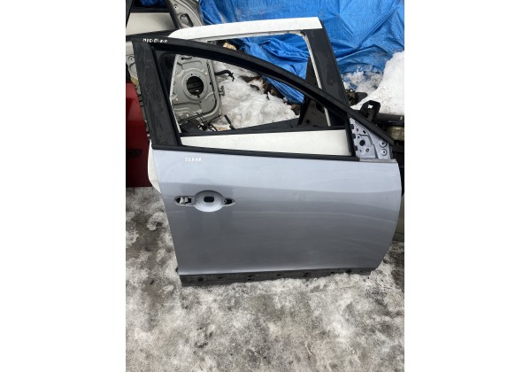 Дверка передня права Renault Megane 3 , Код фарби TERNR