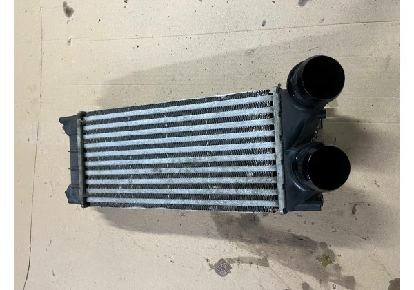 Радіатор інтеркулера Peugeot 308, 3008, 5008, DS4, DS5, Citroën Berlingo II, C4, C4 II, C4 III 1.6, 2.0 Hdi, 1.2 Thp, 1.6 BlueHdi, 9800291280, 9684212480, 0384N9