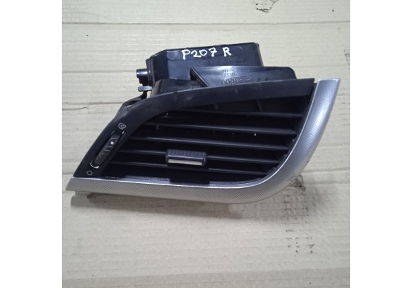 Дифлектор обдуву салона правий Peugeot 207, 9650088477