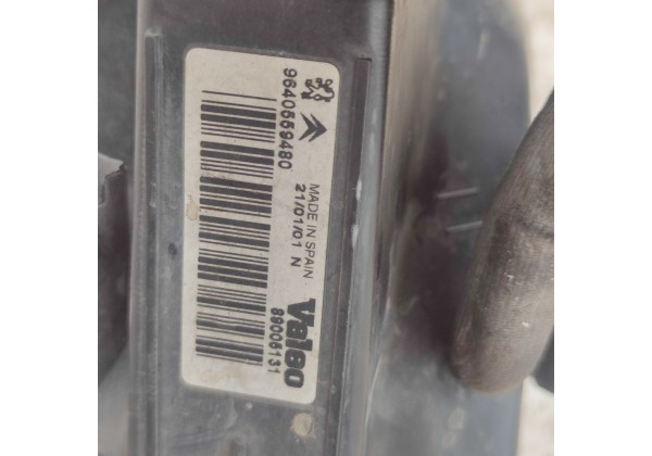 Фара права Пежо 206 до 2002 р, рифлена, скляна, 89006131 Valeo