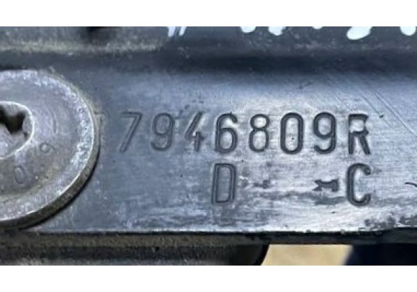 Ролік верхній правої зсувної дверки Renault Master 3, 777946809R