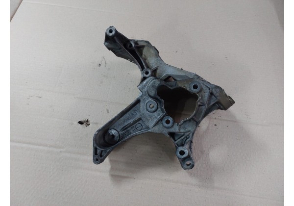 Кронштейн компресора кондиціонера Renault, 1.9 DCi, 7700113574
