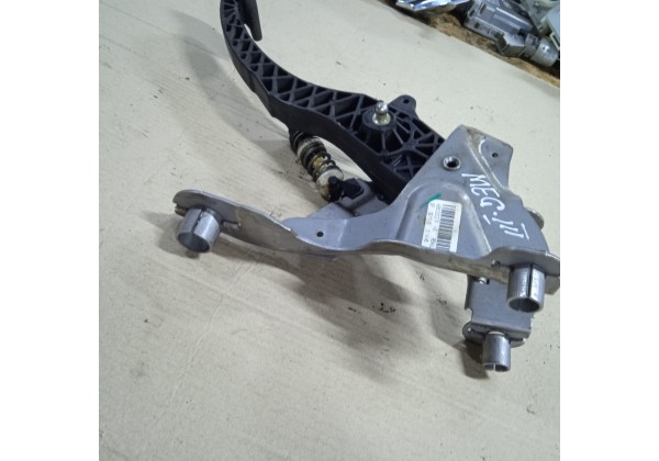 Педаль щеплення Renault Megane 3, 465030037R *