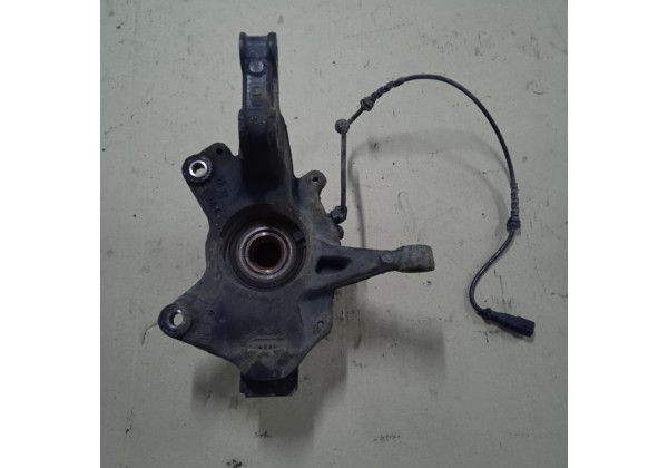 Поворотний кулак правий цапфа Renault Megane 3, Scenic 3, Fluence, 400140080R, 400147163R