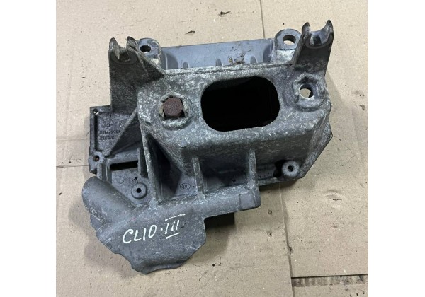 Кронштейн опори КПП Renault Clio III, Modus, 8200477152, 8200136887