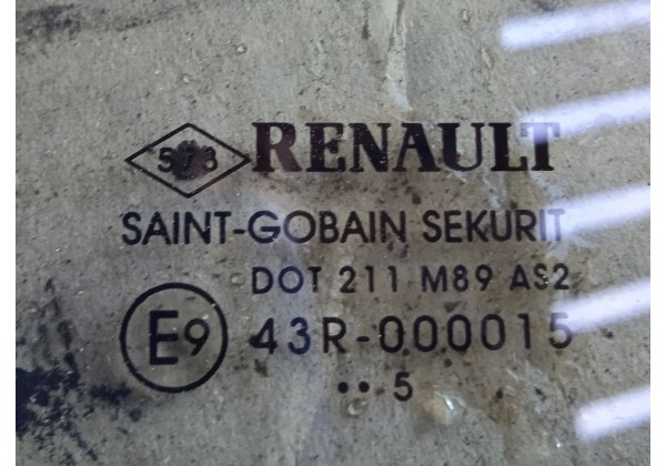 Скло мале правої задньої дверки Renault Modus, 8200670124 *