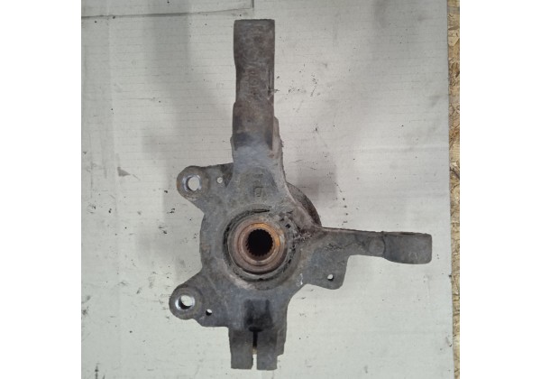Цапфа, поворотний кулак правий Renault Clio 3, Modus, 8200345945 *