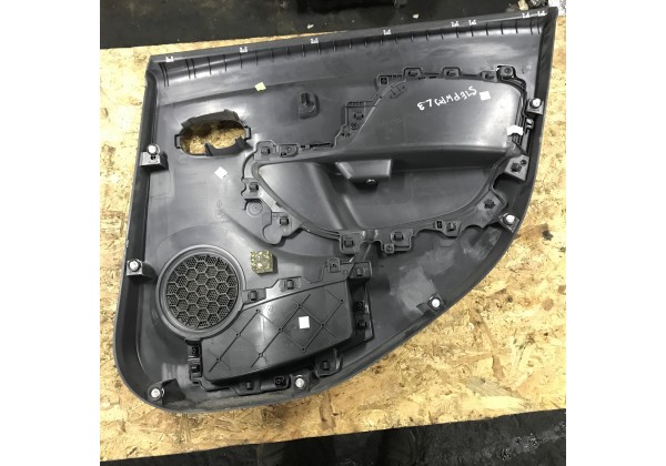 Обшивка, карта лівої задньої дверки Renault Sandero Stepway 2, 809095859R, 809093220R *