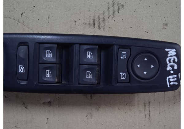 Блок управління склопідйомниками та дзеркалами Renault Megane 3, Scenic 3, 809610016R