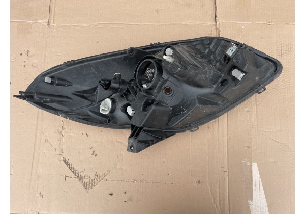 Фара передня ліва Dacia Sandero I, 8200733878, Дефект