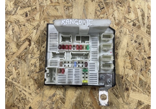 Блок запобіжників BSI, Renault Kangoo II 08-12, 8201044238 