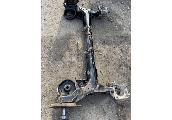 Балка задня Peugeot 5008 I