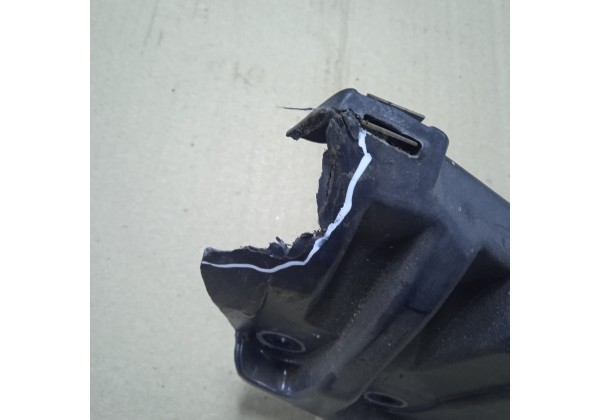 Кронштейн правого переднього крила Renault Clio 3, 8200314931 *
