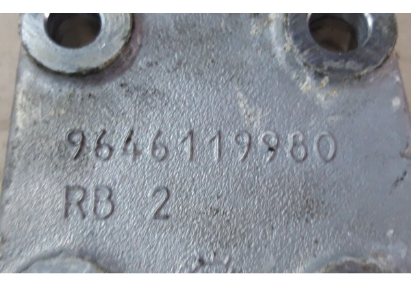Кронштейн задньої подушки двигуна Citroen C5, Peugeot 407, 607, 2.7 HDi, 3.0 HDi, 9646119980, 1813C5