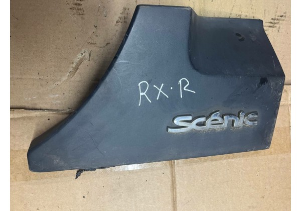Декоративна накладка кришки багажника права Renault Scenic RX4, 7700354340