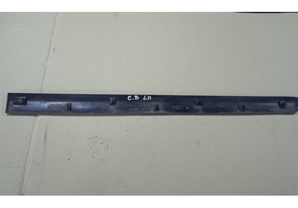 Молдинг лівої передньох дверки Citroen C8, Peugeot 807, 1484087077 *