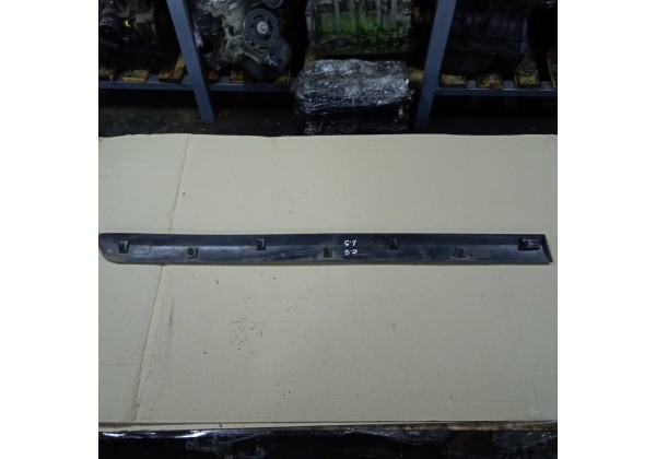 Молдинг лівої здвіжної дверки Citroen C8, Peugeot 807, 1484089077 *