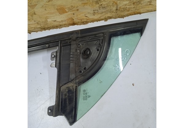 Скло трикут правої дверки Citroen C3 Pluriel, 9646696380, 2003р.