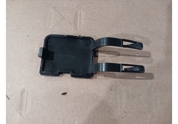 Заглушка буксирувального гака переднього бампера Renault Logan, 8200301519