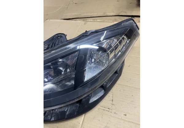 Фара ліва Renault Laguna II, рест галоген, 05-07р, 7701061669