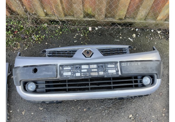 Бампер передній Renault Scenic II, до рест Код фарби TEA19