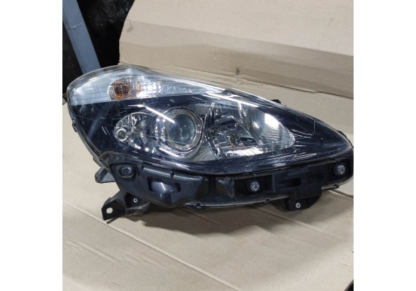 Фара передня права Рено Кліо 3, Renault Clio 3, рестайл, 2009-2012, 260101990R *